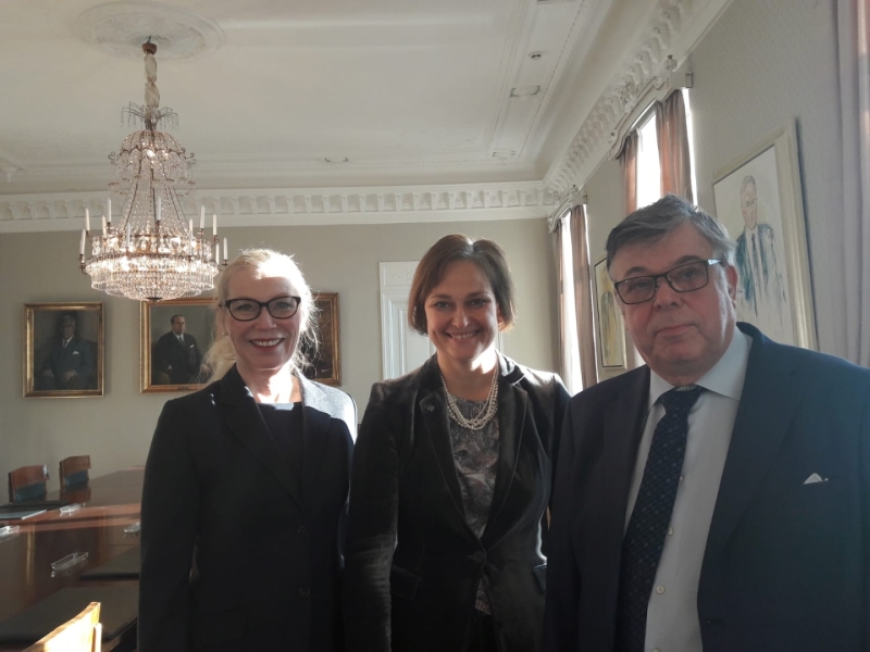 Satversmes tiesas priekšsēdētāja Ineta Ziemele ar Somijas Augstākās tiesas priekšsēdētāju Timo Esko (Timo Esko) un Somijas Augstākās tiesas tiesnesi Peivi Hirvele (Päivi Hirvelä)