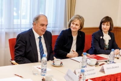 The Judge of the International Court of Justice Antônio Augusto Cançado Trindade with the President of the Constitutional Court Ineta Ziemele and the Vice-President Sanita Osipova