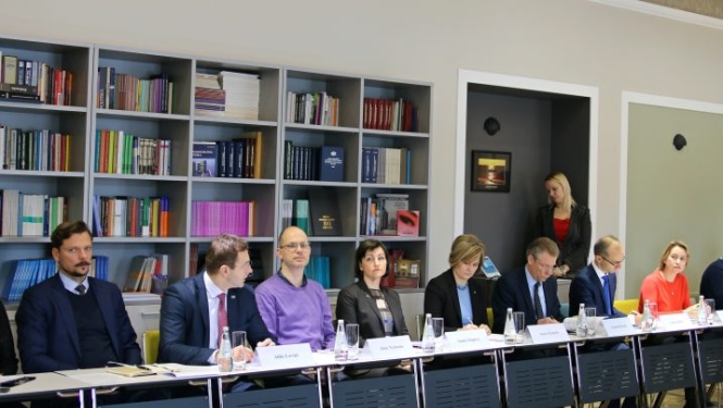 Tiesu dialogā – Satversmes tiesas tiesneši un Rīgas apgabaltiesas Krimināllietu tiesas kolēģijas tiesneši