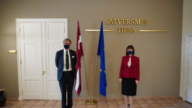 Satversmes tiesā viesojas Vācijas vēstnieks Latvijā Kristians Helts