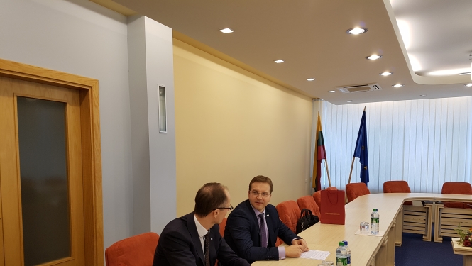 Tiesu dialoga ietvaros Satversmes tiesas tiesnesis Aldis Laviņš tiekas ar Lietuvas Augstākās tiesas tiesnešiem