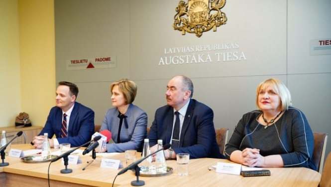 Turpmāk vietnē Likumi.lv pieejama tiesību normu sasaiste ar Satversmes tiesas nolēmumiem un Augstākās tiesas atziņām