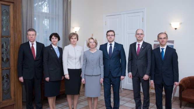 Satversmes tiesu apmeklē Saeimas priekšsēdētāja Ināra Mūrniece