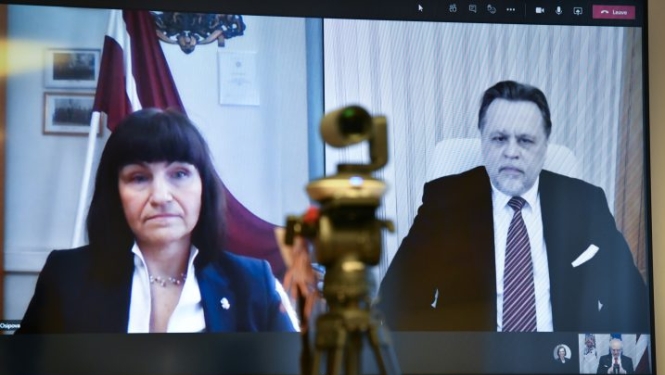 Satversmes tiesas priekšsēdētāja un Augstākās tiesas priekšsēdētājs attālināti tiekas ar Valsts prezidentu