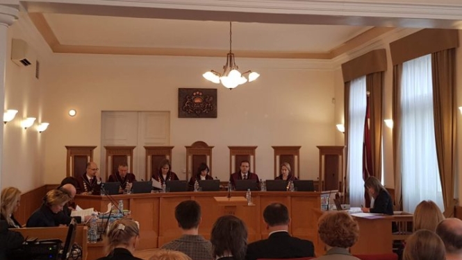 Satversmes tiesa rītdien plkst. 9.00 turpinās izskatīt lietu par normām, kas nosaka izglītības ieguves valodu; pieejams tiešraides links