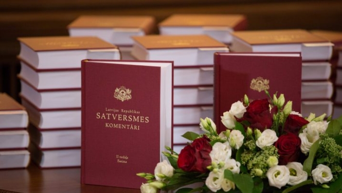 Atklāts Saeimai veltīts Satversmes komentāru sējums