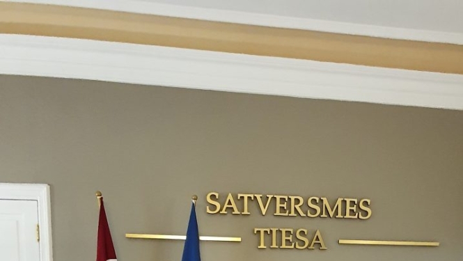 Satversmes tiesu apmeklē Vācijas vēstnieks Latvijā Nikolajs fon Šepfs