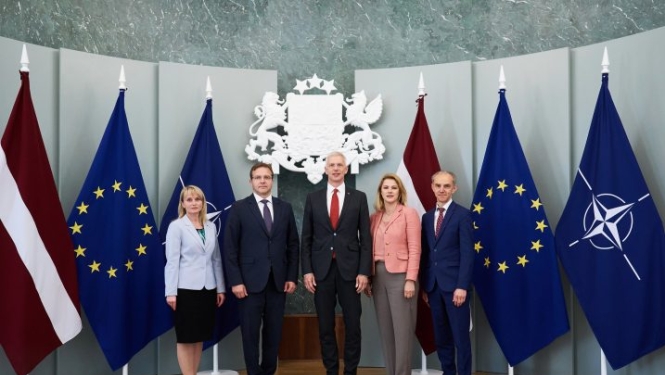 Satversmes tiesas tiesneši tiekas ar Ministru prezidentu Krišjāni Kariņu