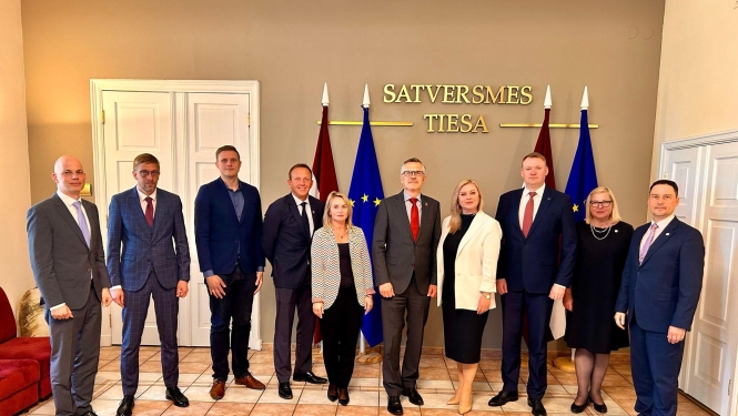 Satversmes tiesas tiesneši tiekas ar Saeimas Nacionālās drošības komisijas deputātiem