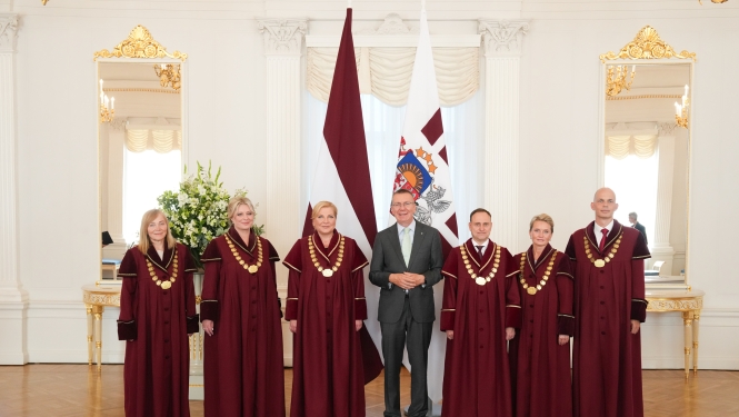 Satversmes tiesas tiesneša amatā stājas Dr.iur. Mārtiņš Mits