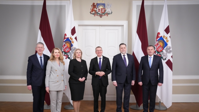 Satversmes tiesas priekšsēdētāja ar Valsts prezidentu un tieslietu sistēmas augstākajām amatpersonām pārrunā tieslietu jomas aktualitātes 2024. gadā