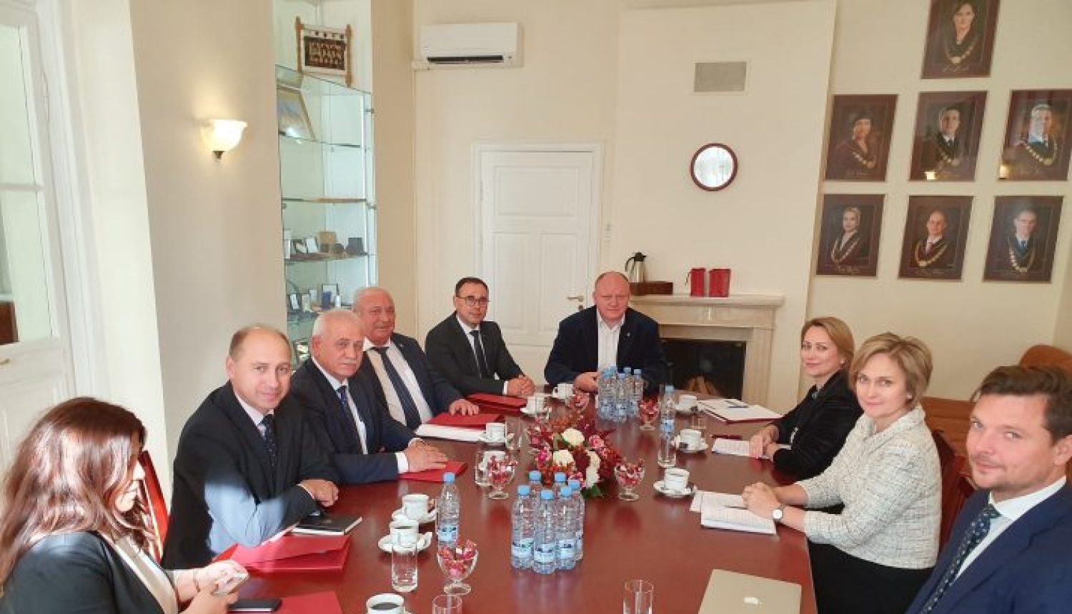 Satversmes tiesu apmeklē Moldovas Republikas parlamenta delegācija