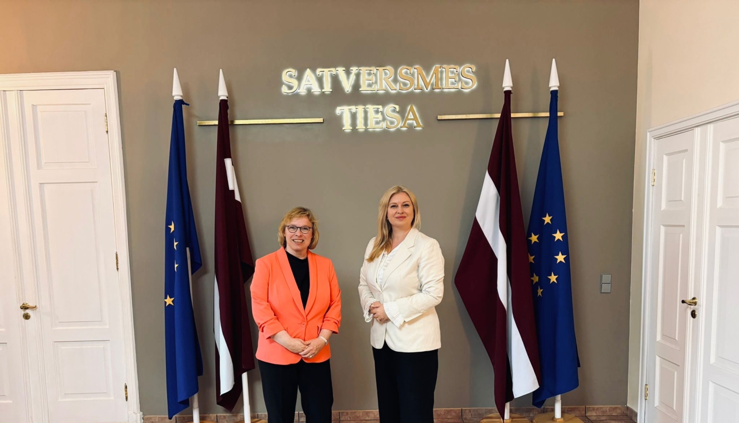 Satversmes tiesas priekšsēdētāja Irēna Kucina un Vācijas vēstniece Gudruna Masloha pārrunā Latvijas un Vācijas konstitucionālo tiesu dialogu