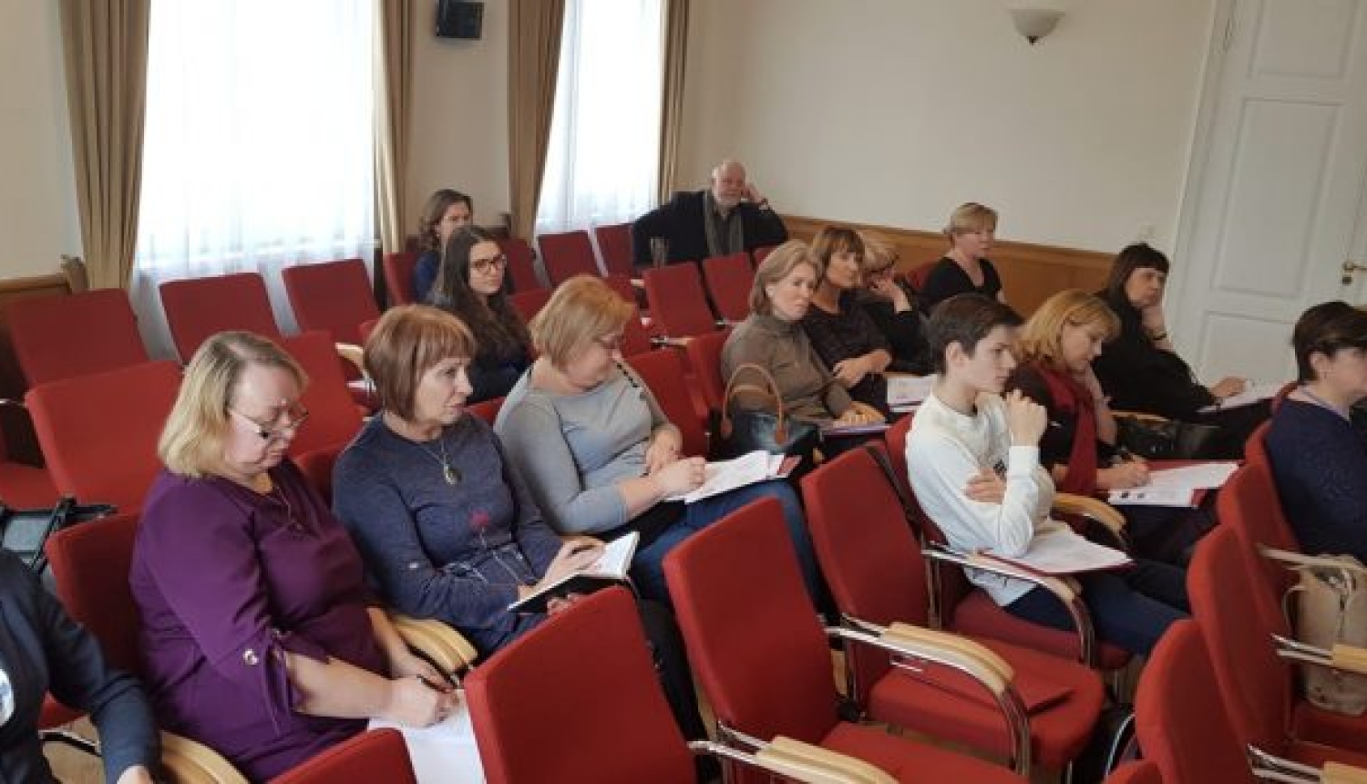 Izglītojošu semināru Satversmes tiesā apmeklē sociālo zinību, politikas un tiesību pedagogi no Kurzemes reģiona