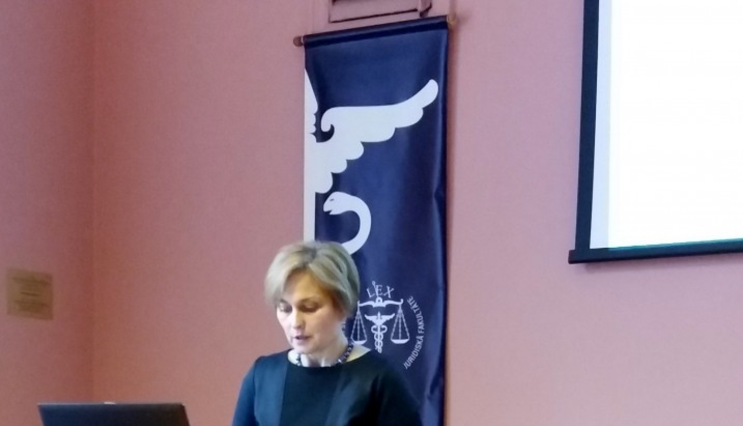 Satversmes tiesas priekšsēdētāja Ineta Ziemele sniedz priekšlasījumu par nepārtrauktības teorijas problēmām starptautiskajās tiesībās
