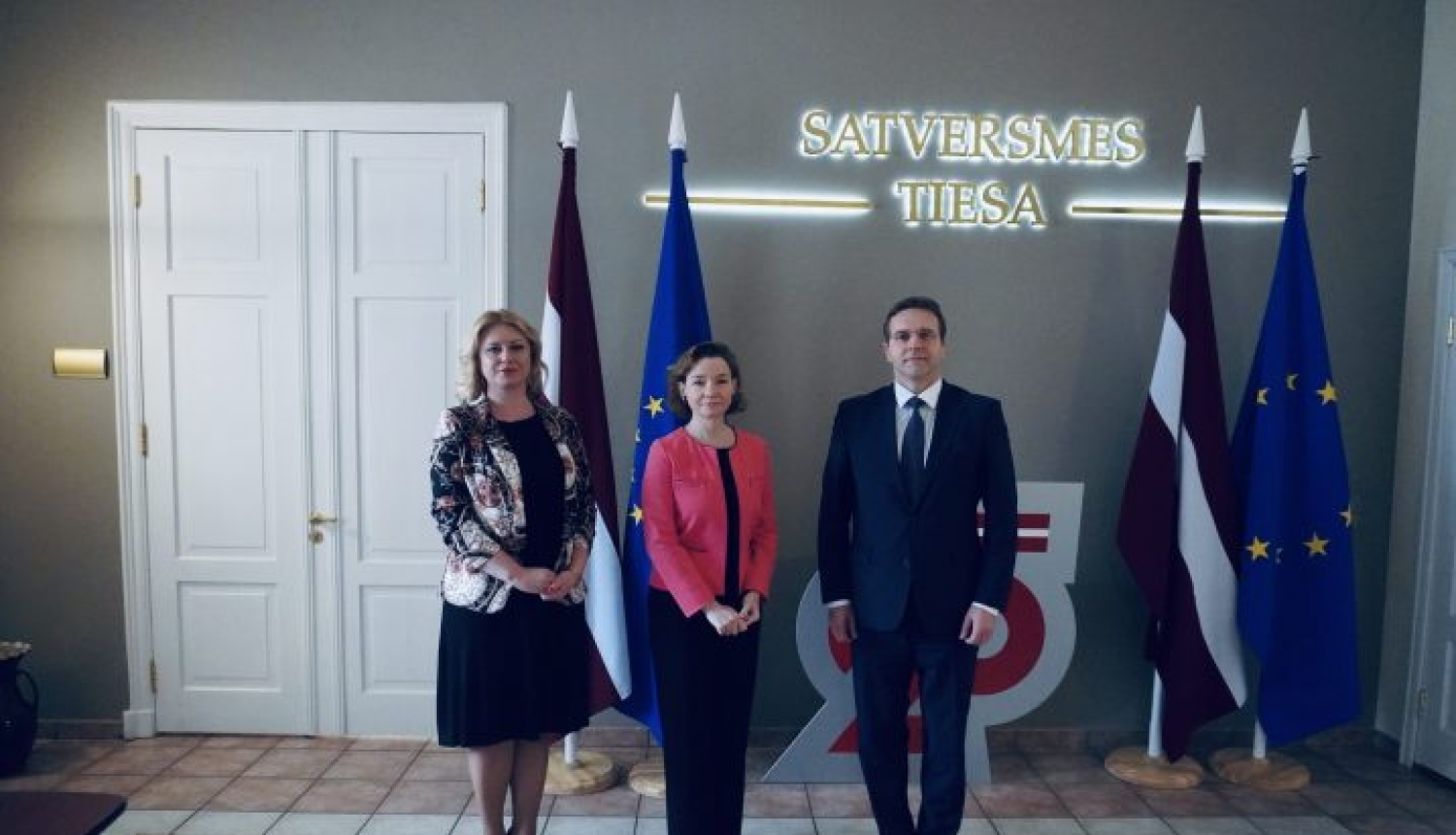Satversmes tiesu apmeklē Francijas vēstniece Latvijā Aurēlija Ruajē-Gunēna