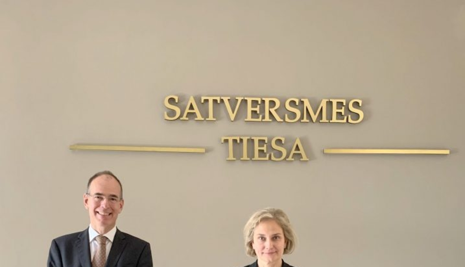 Satversmes tiesā viesojas Nīderlandes Karalistes vēstnieks Latvijā Hoverts Jans Korneliss Beils de Vrū