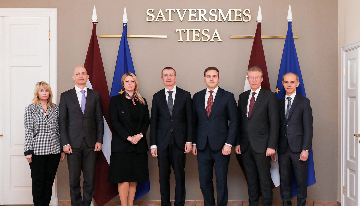 Satversmes tiesas tiesneši tiekas ar ārlietu ministru Edgaru Rinkēviču